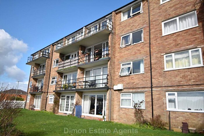 2 Bedroom Flat For Sale In Wickham Court, Broadsands Drive, Gomer, PO12