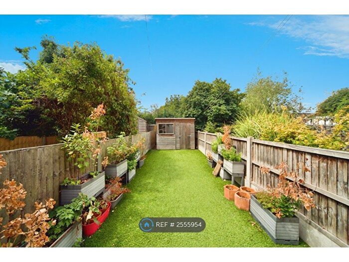 2 Bedroom Maisonette To Rent In Hove Avenue, London, E17