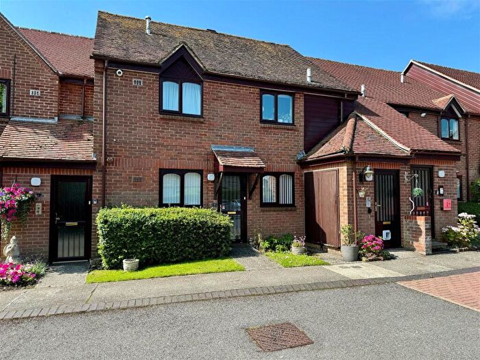 2 Bedroom Retirement Property For Sale In Marshalls Court, Speen, Newbury, RG14