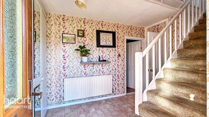 4 Bedroom Semi-Detached House For Sale In Palfrey Heights, Manningtree, CO11