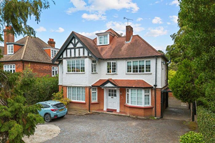 Detached House For Sale In Upper Brighton Road, Surbiton, KT6
