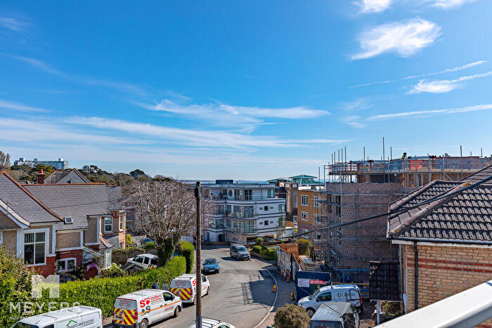 2 Bedroom Apartment To Rent In Crosby Road, Bournemouth, BH4