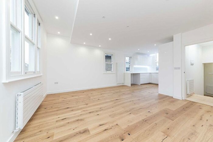 2 Bedroom Flat To Rent In The Grove, London, W5