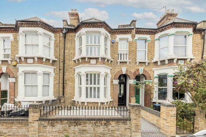 3 Bedroom Property To Rent In Berestede Road, London, W6