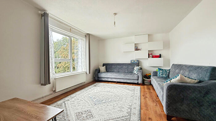 1 Bedroom Flat For Sale In Flat, Oak Court, Pinkhams Twist, Bristol, BS14