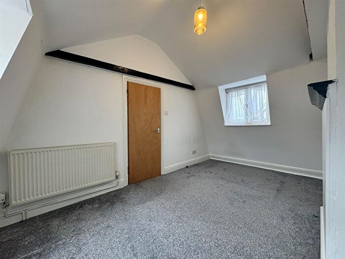 1 Bedroom Flat For Sale In Darby Drive, Waltham Abbey, EN9