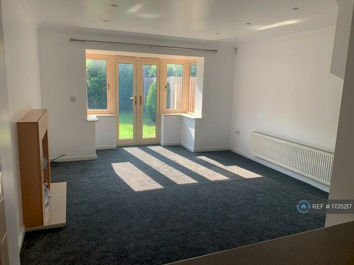 3 Bedroom Terraced House To Rent In Old Oaks View, Barnsley, S70