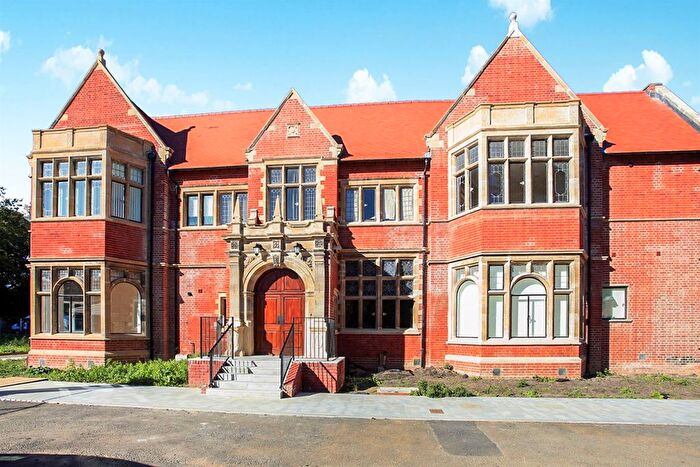 2 Bedroom Flat For Sale In Gables Close, Peterborough, PE3