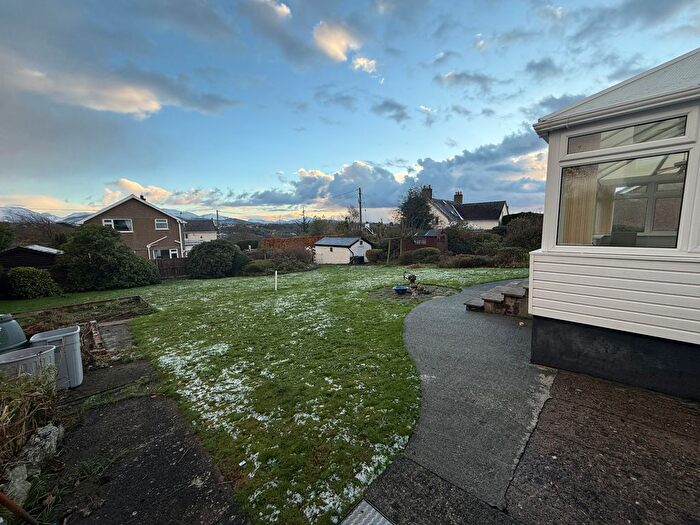 2 Bedroom Bungalow To Rent In Lon Ganol, Llandegfan, LL59