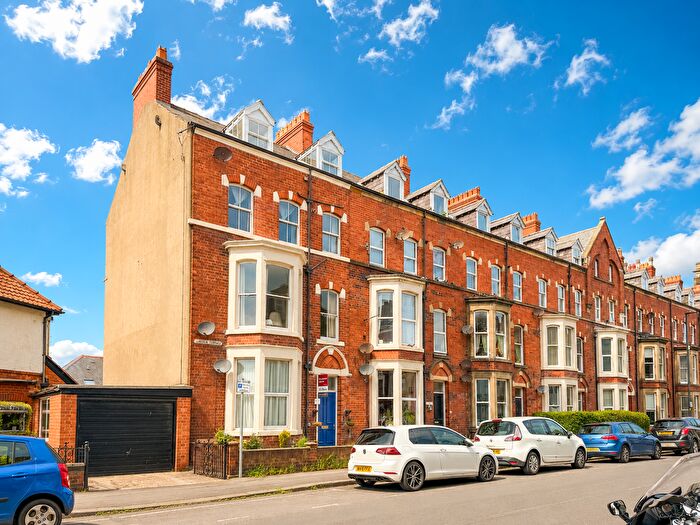 1 Bedroom Flat For Sale In Langdale Terrace, Whitby, North Yorkshire, YO21