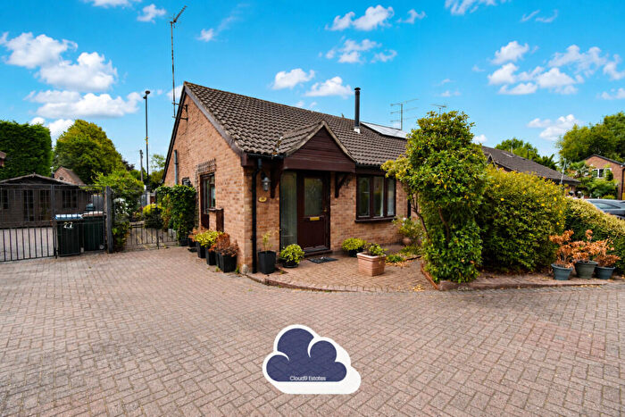 2 Bedroom Semi-Detached Bungalow For Sale In Blackshaw Drive, Walsgrave On Sowe, CV2