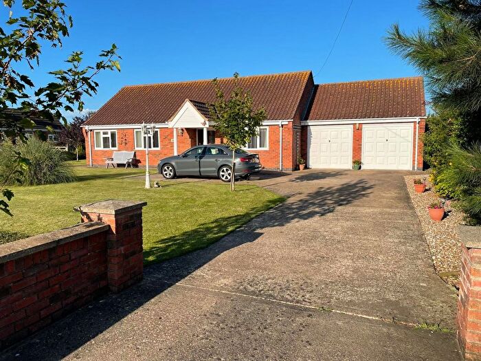 3 Bedroom Detached Bungalow For Sale In Mill Road, Theddlethorpe, Mablethorpe, LN12