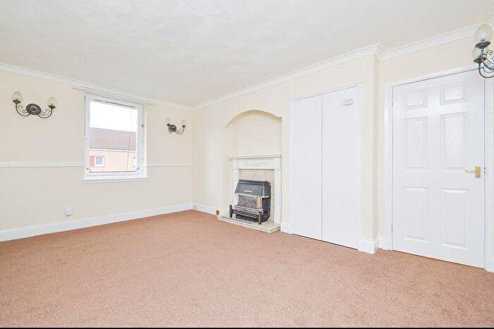 3 Bedroom Flat To Rent In L Broomhouse Gardens West, Edinburgh, EH11