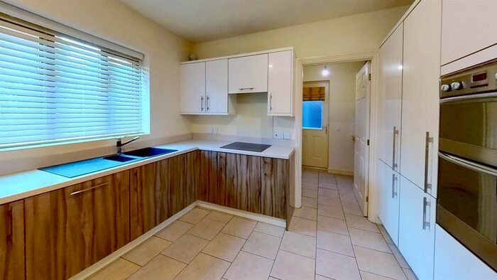 5 Bedroom Detached House To Rent In Plantation Place, Shenley Brook End, Milton Keynes, MK5