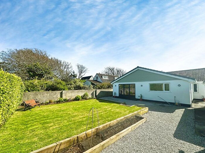 3 Bedroom Detached Bungalow For Sale In Mullion, Beautifully Presented Detached Bungalow, TR12