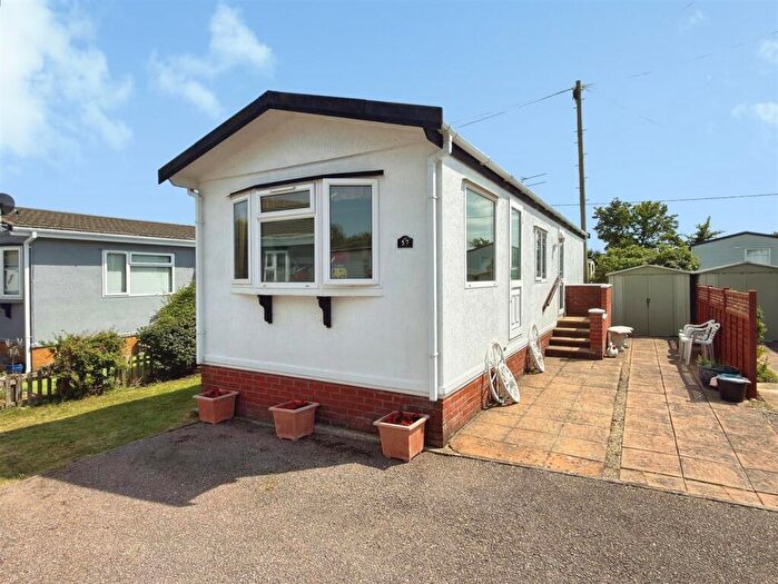 2 Bedroom Park Home For Sale In Beach Farm Park, Arbor Lane, Pakefield Lowestoft, NR33