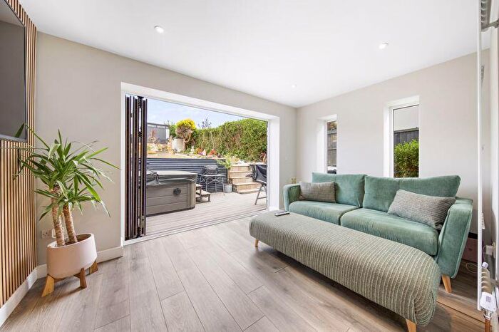 3 Bedroom Semi-Detached House For Sale In Newbold Road, Upper Newbold, Chesterfield, S41