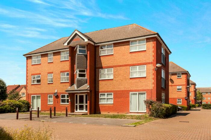 2 Bedroom Apartment To Rent In Blackthorn Close, Cambridge, CB4