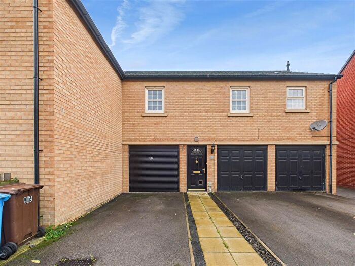 2 Bedroom Flat For Sale In Boothferry Park Halt, Hull, HU4