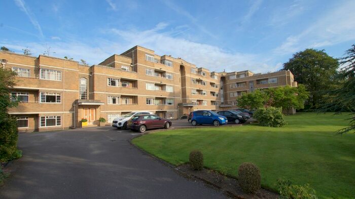 2 Bedroom Flat To Rent In Suffolk Square, Cheltenham, GL50