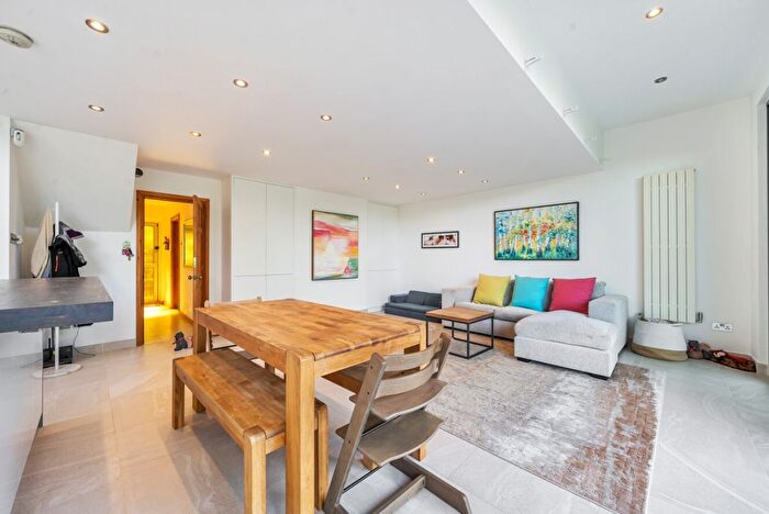 4 Bedroom Detached House To Rent In Farquhar Road, London, SE19