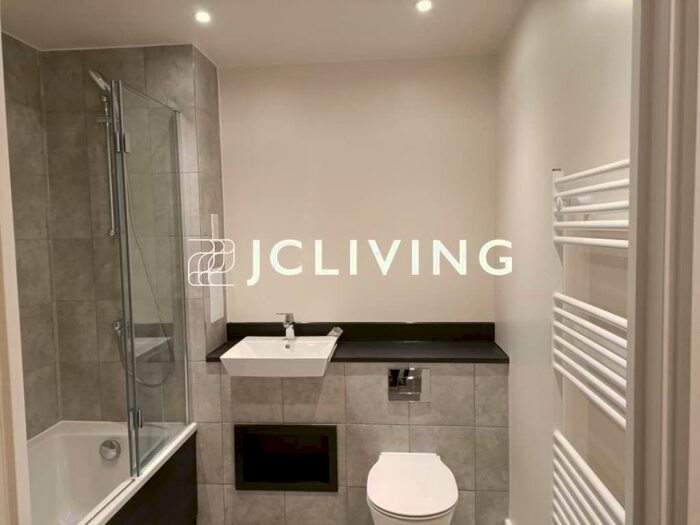 1 Bedroom Flat To Rent In Tansy House, Forest Road, E17