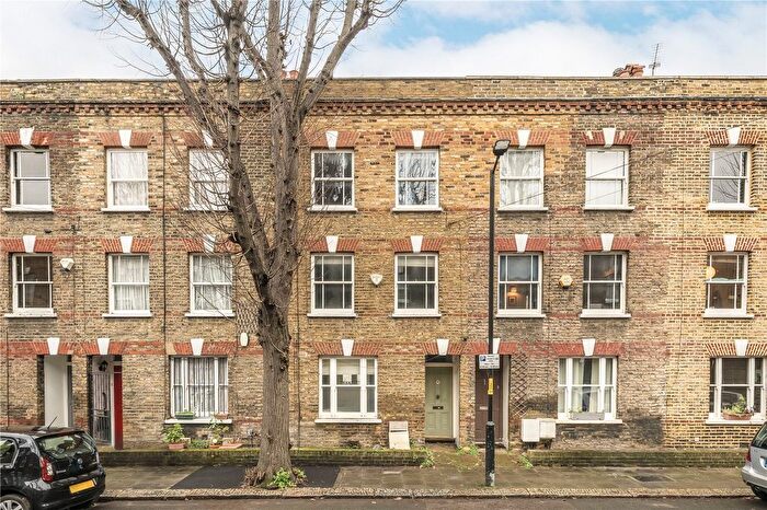 3 Bedroom Detached House To Rent In Henshaw Street, London, SE17