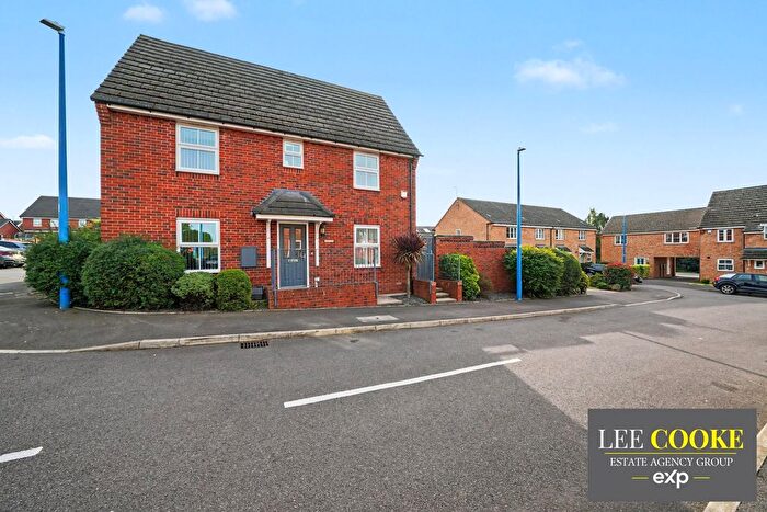 3 Bedroom End Of Terrace House For Sale In Rollers Way, Hamlet Place, Tipton, DY4