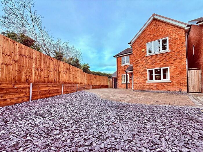 6 Bedroom Detached House For Sale In Kettles Bank Road, Gornal Wood, DY3