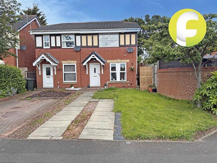 3 Bedroom Semi-detached House For Sale In Gardner Park, North Shields, NE29