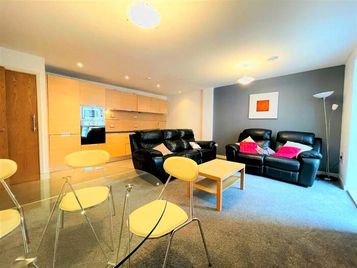 2 Bedroom Apartment To Rent In Barton Place, Hornbeam Way, Green Quarter, Manchester, M4