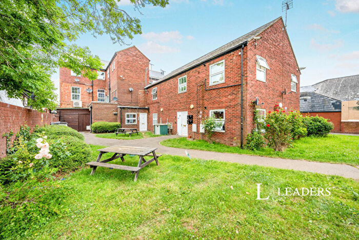 2 Bedroom Flat To Rent In Duncombe Street, Bletchley, MK2