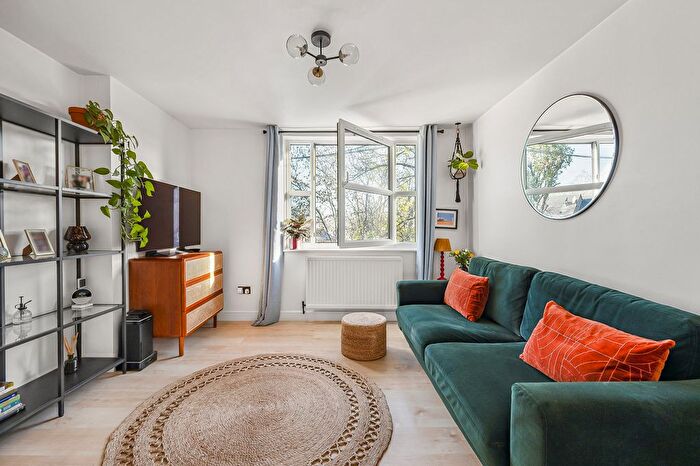 1 Bedroom Flat For Sale In Bell Court, Ivy Road, London, SE4