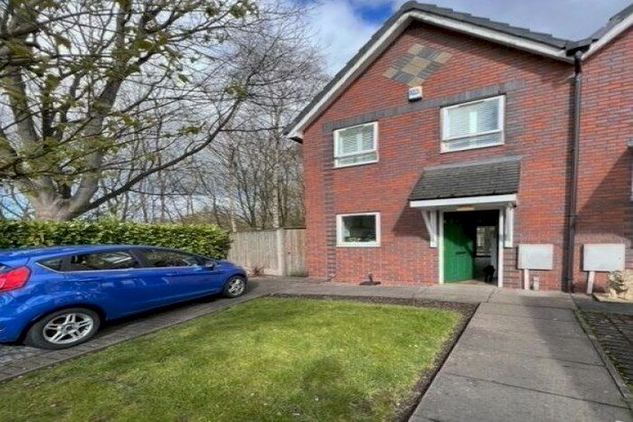2 Bedroom Semi-Detached House To Rent In The Cloisters, Walsall, WS4