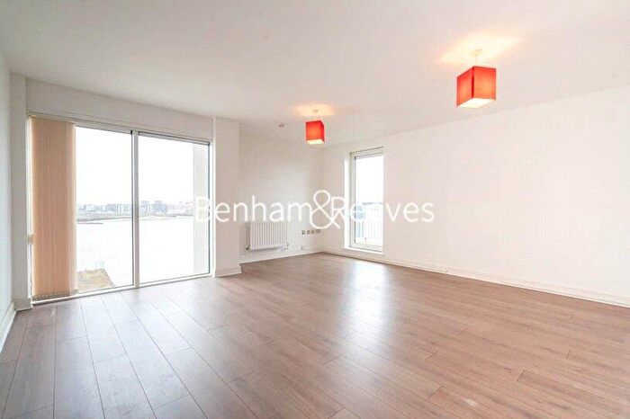 2 Bedroom Apartment To Rent In Erebus Drive, London, SE28