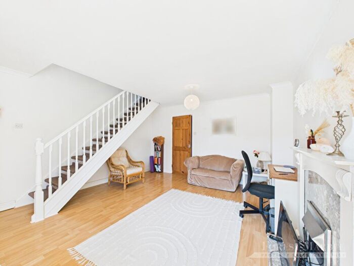 3 Bedroom Terraced House For Sale In Mulberry Court, Frome, BA11