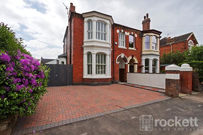 4 Bedroom Semi-Detached House To Rent In Newton Street, Stoke On Trent, Staffordshire, ST4