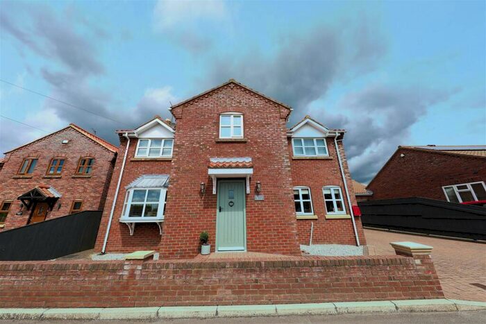 3 Bedroom Detached House For Sale In Pitt Lane, Ryehill, Hull, HU12