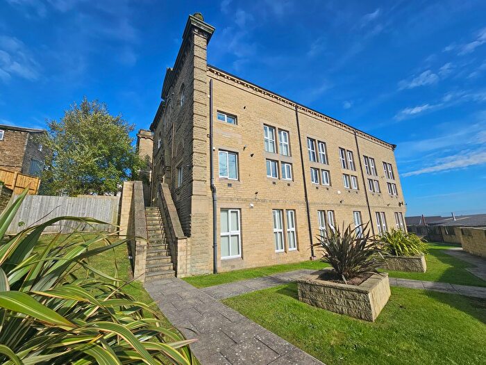2 Bedroom Flat To Rent In Victoria Road, Bradford, BD2