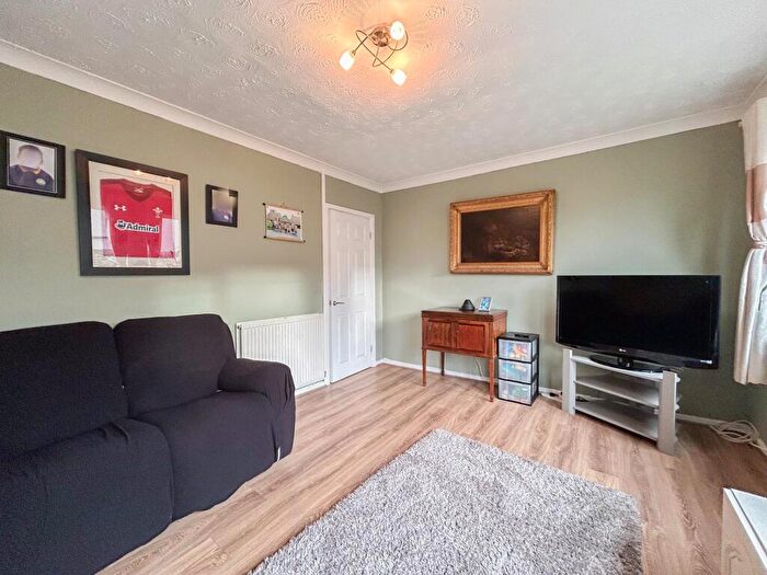 3 Bedroom Terraced House For Sale In The Courtlands, Greenmeadow, NP44