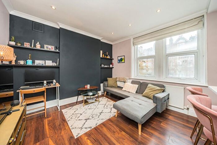 1 Bedroom Flat For Sale In Blegborough Road, Streatham, SW16