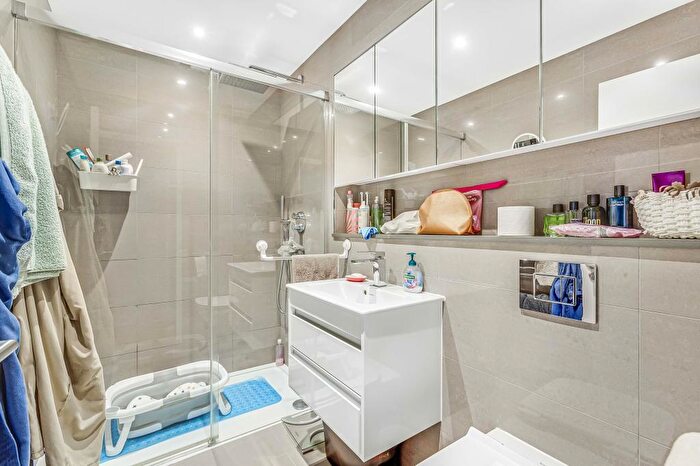 1 Bedroom Flat To Rent In Station Terrace, London, NW10
