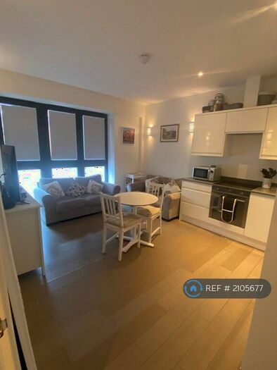 2 Bedroom Flat To Rent In Vista House, Dorking, RH4