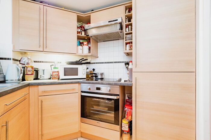 1 Bedroom Flat For Sale In Devereux Court, - Snakes Lane West, Woodford Green, Essex, IG8