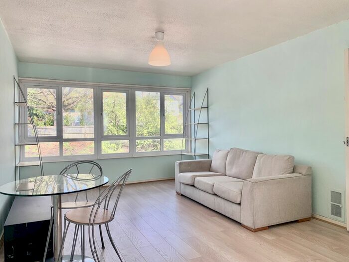 1 Bedroom Flat To Rent In Cheshire Close, Mitcham, CR4