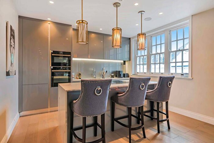 2 Bedroom Flat For Sale In Kings Road, Chelsea, London, SW10
