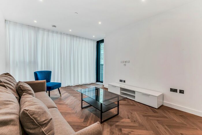 2 Bedroom Flat To Rent In London Dock Merino Gardens, London, E1W