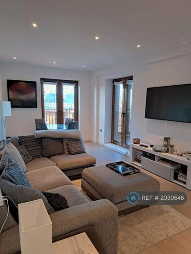 2 Bedroom Flat To Rent In Ziggurat House, St. Albans, AL1