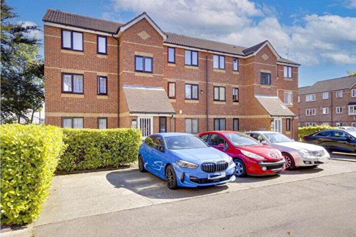 1 Bedroom Flat To Rent In Cherry Blossom Close, Palmers Green, N13