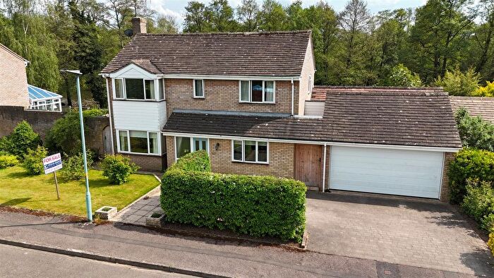 4 Bedroom Detached House For Sale In Lakeside, Newent, GL18